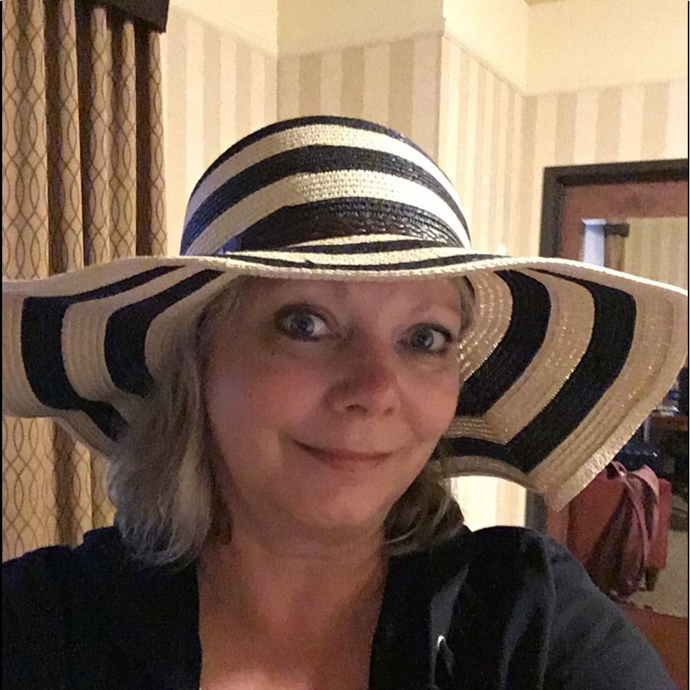 Meet your Posher, Shari